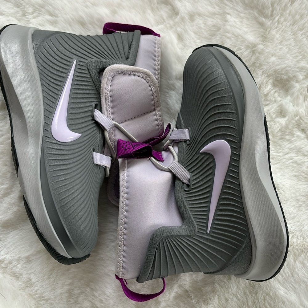 Nike Kids boots size 8C